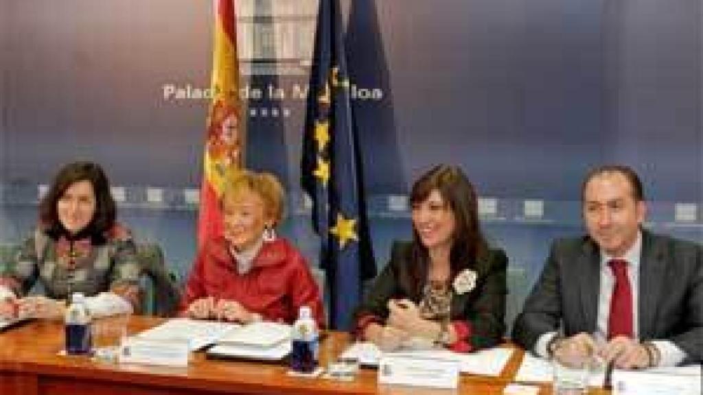 Image: Una exposición, obras completas y varios conciertos en el centenario de Miguel Hernández