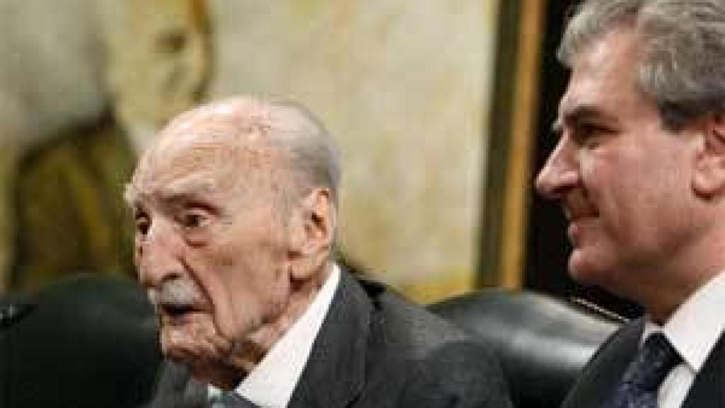 Image: Francisco Ayala: Toda mi vida me he limitado a cumplir con mi deber