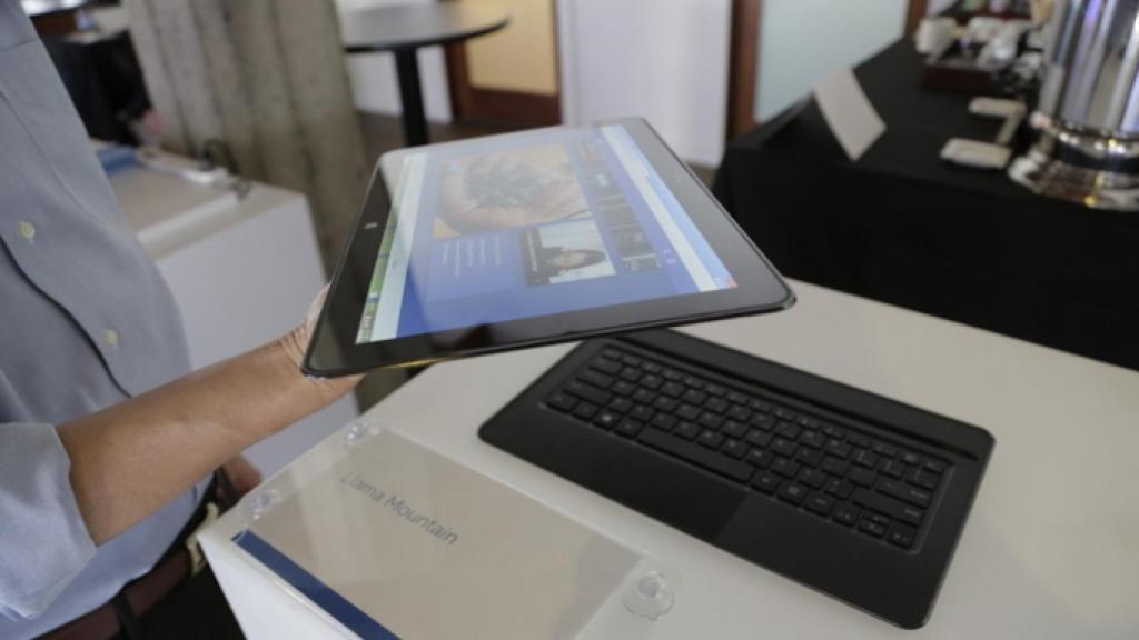 intel-llama-mountain