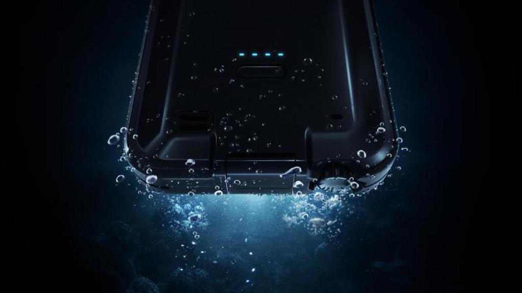 LifeProof, la batería sumergible de 2.600mAh capaz de resistir casi todo