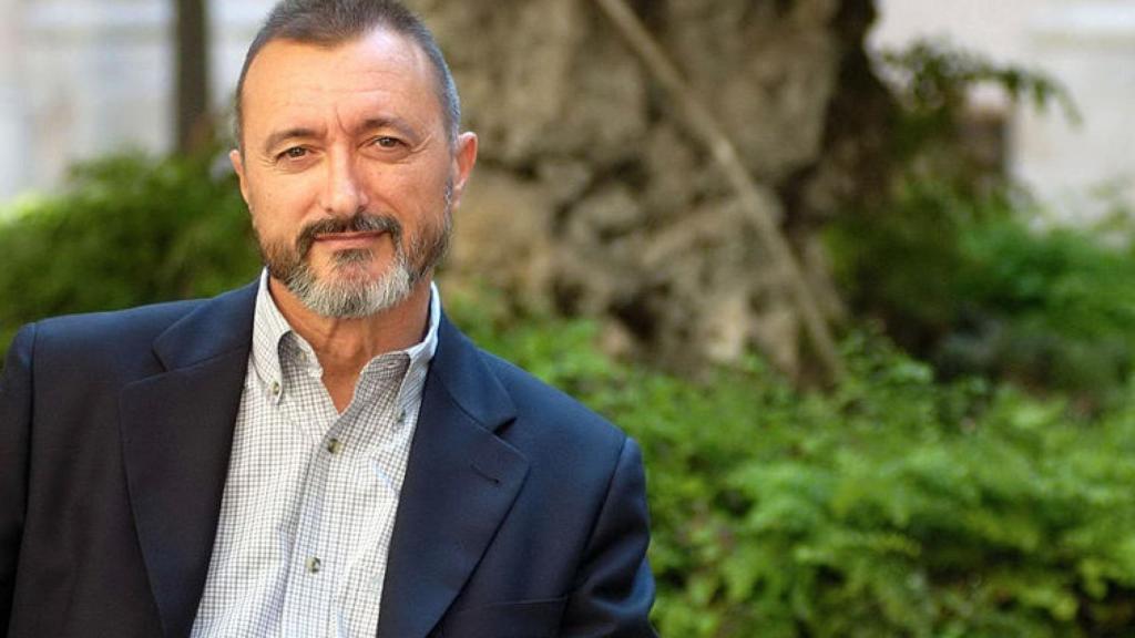 Pérez Reverte ataca ahora a Telecinco: Querían convertir 'Alatriste' en 'Sálvame'