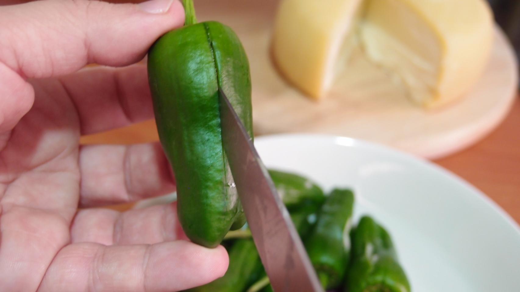 cortando el pimiento