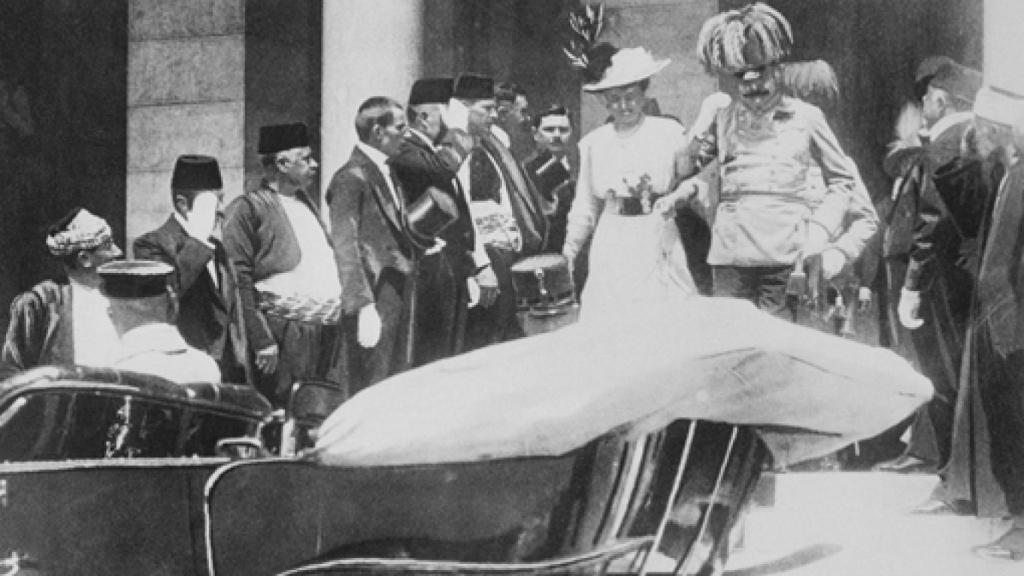 Image: Cien años desde que se partió el mundo