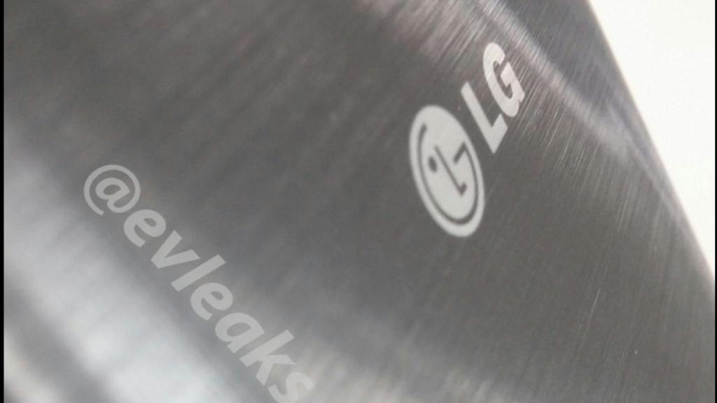 LG G3 se muestra con batería extraíble y aspecto metálico