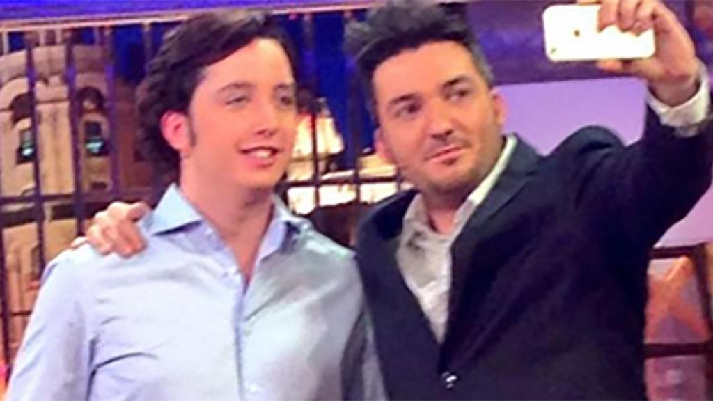 Nicolás pisa su primer programa de entretenimiento: 'Todo va bien'