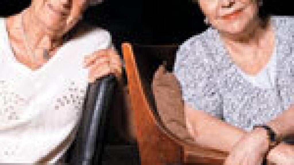 Image: Amparo Soler Leal y Asunción Balaguer cara a cara