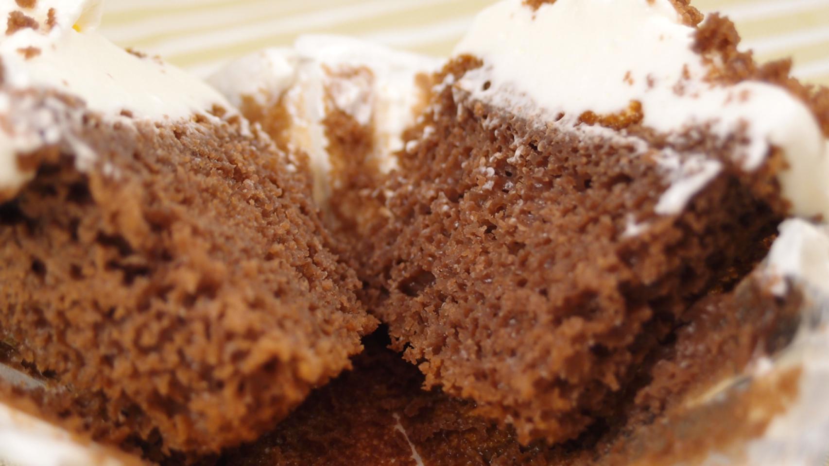 cupcake de cerveza Guinness con frosting de queso