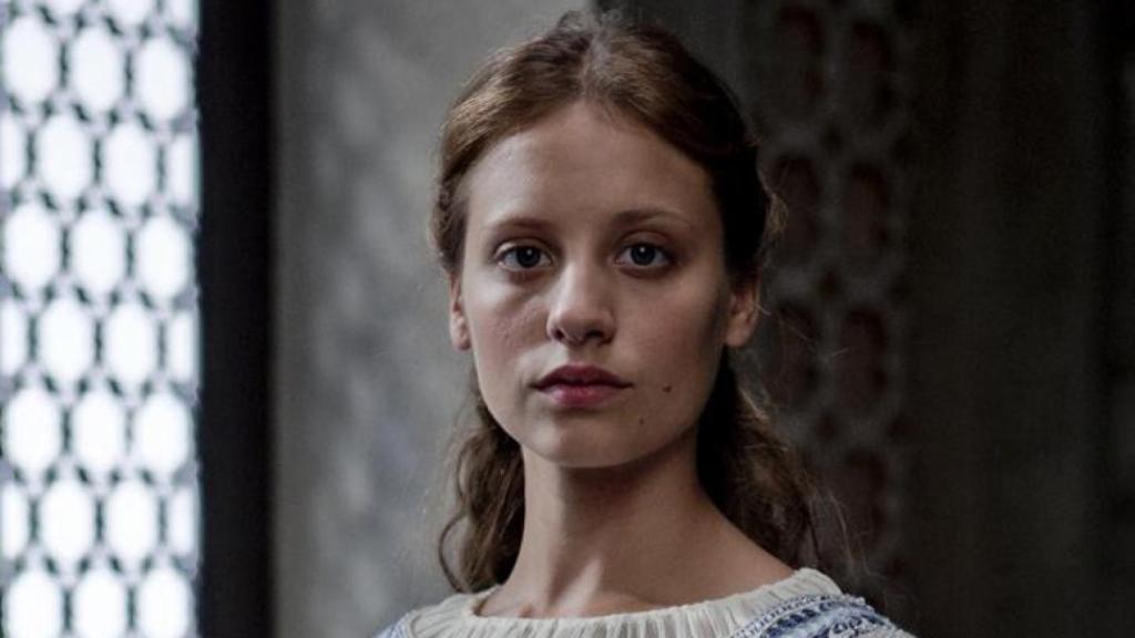 Michelle Jenner como Isabel, la católica