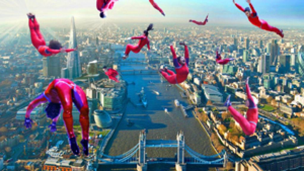 Image: Shakespeare bate récord por tierra, río y aire