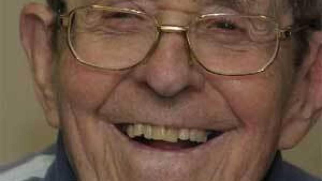 Image: Fallece a los 87 años primatólogo Sabater Pi, descubridor 'Copito de nieve'