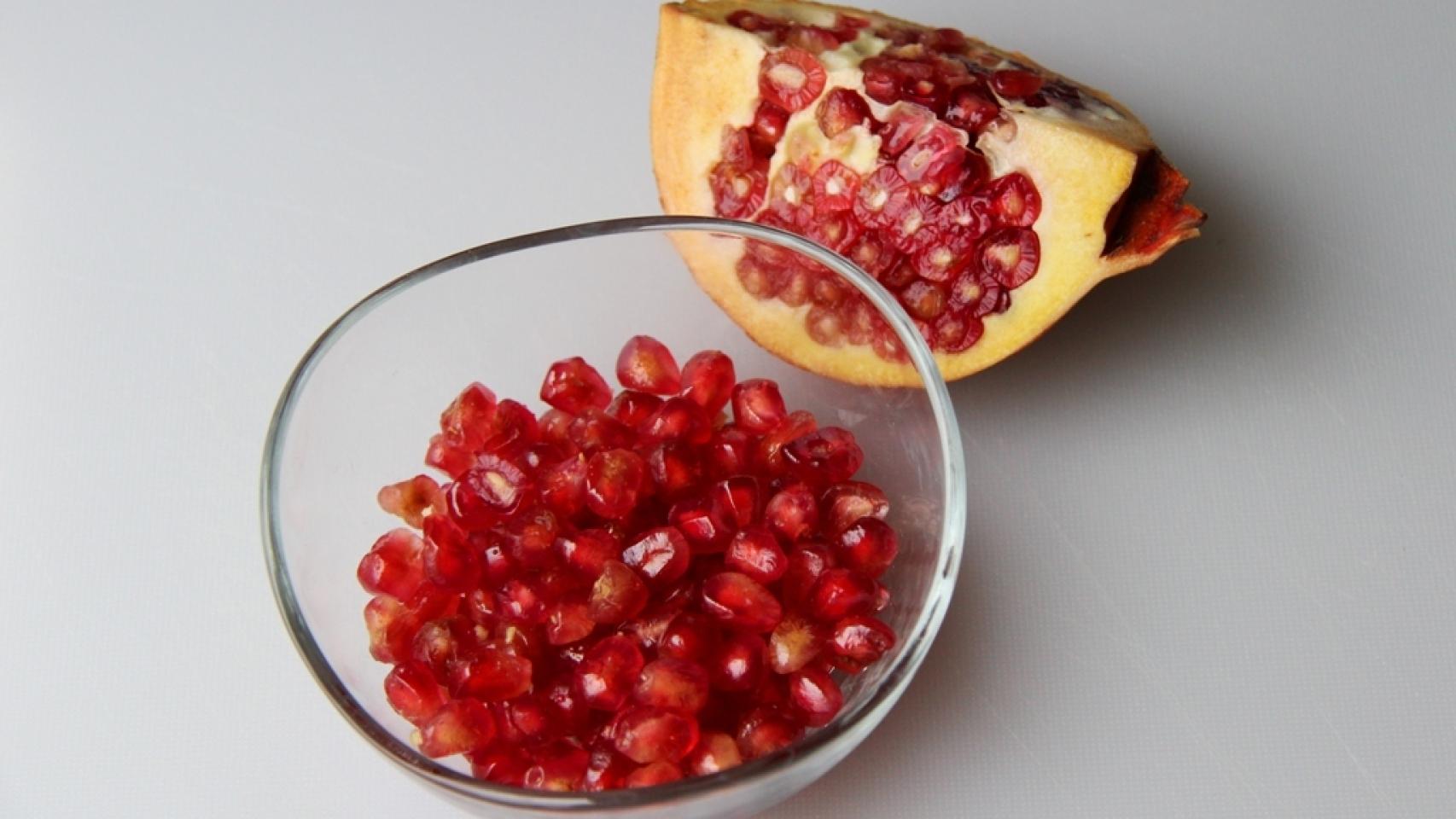 ENSALADA CON MANGO, GRANADA Y FRUTOS SECOS 1