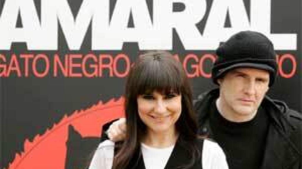 Image: Amaral se lleva el Gato negro, Dragón rojo al agua en los Premios de la Música