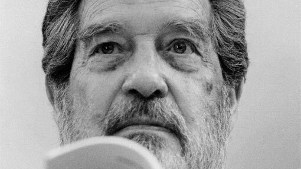 Image: Periodista Octavio Paz