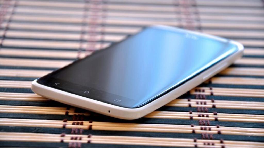 HTC-One-X-06