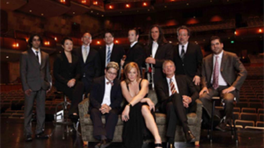 Image: Thomas M. Lauderdale: Nuestra banda tiene nombre de cóctel porque así es nuestra música