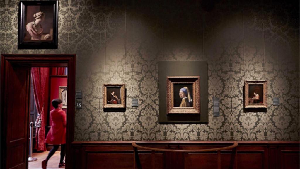 Image: La joven de la perla, recibida con honores