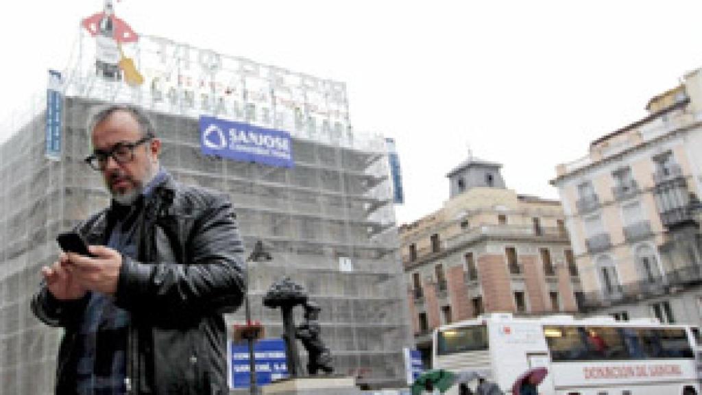 Image: Álex de la Iglesia continúa matizando sus motivos a través de la red