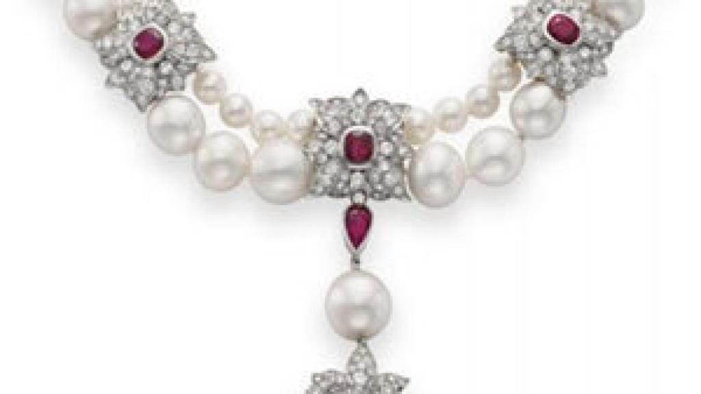 Image: La perla 'Peregrina' de Liz Taylor, subastada en Nueva York por 9 millones de euros