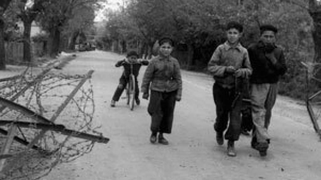 Image: En Argelia. Imágenes del desarraigo