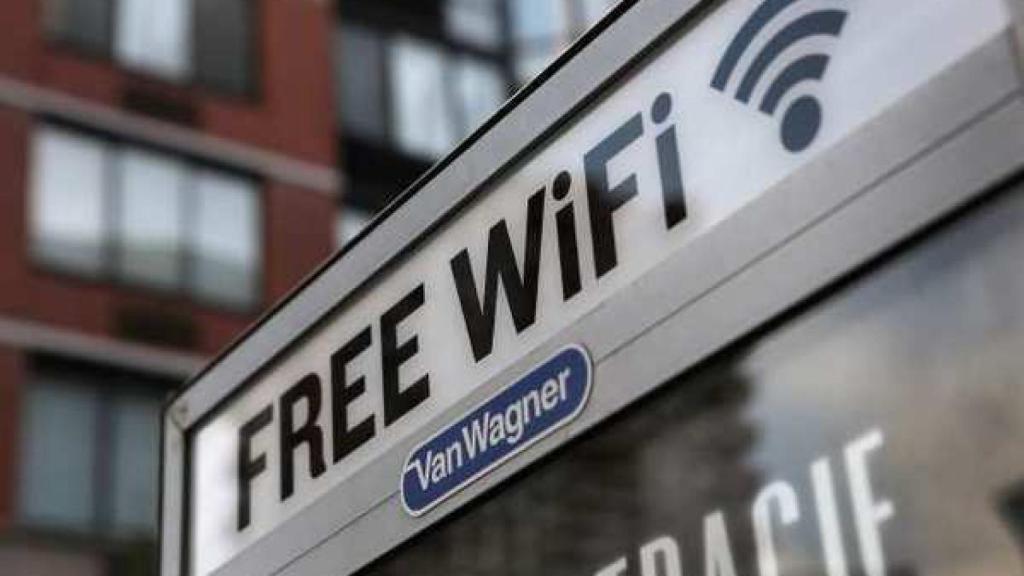 NYC To Turn Some Of Its 12,000 Phone Booths Into Free Wifi Spots
