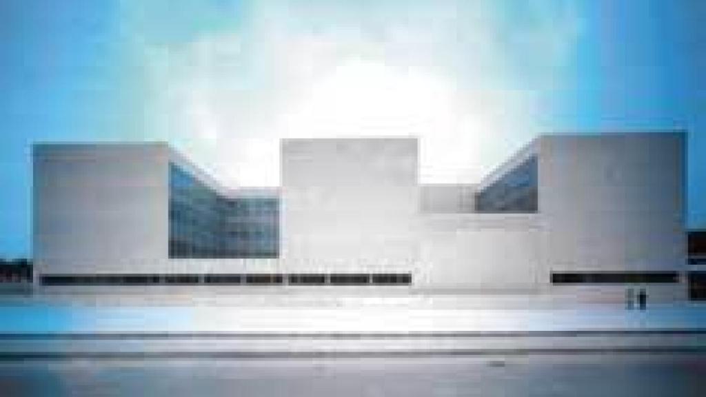 Image: Vacío envuelto en piedra