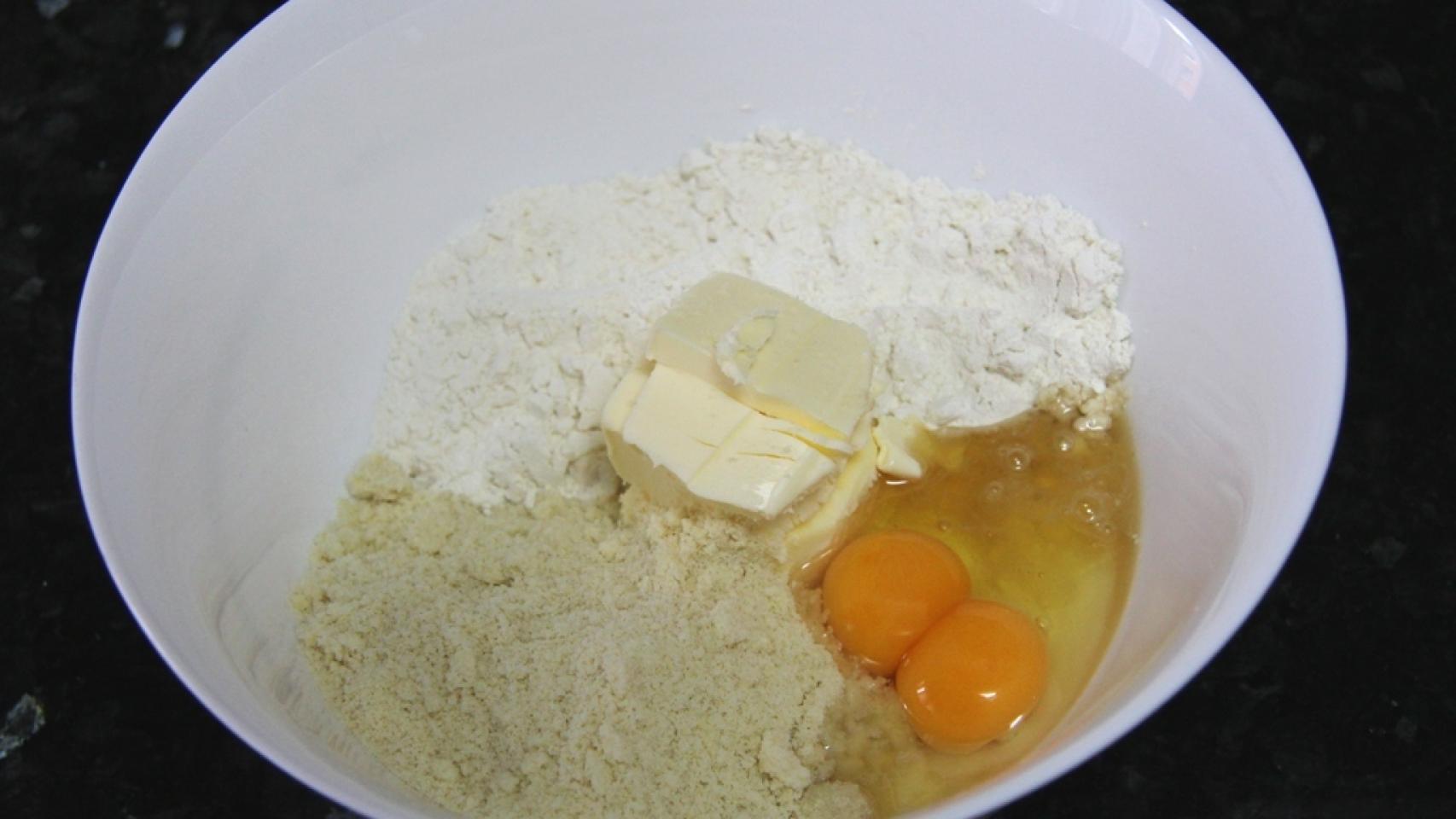 TARTA DE PERA, ALMENDRAS Y AMARETTO 01