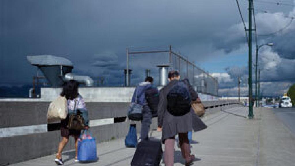 Image: Aplausos, adioses y avisos