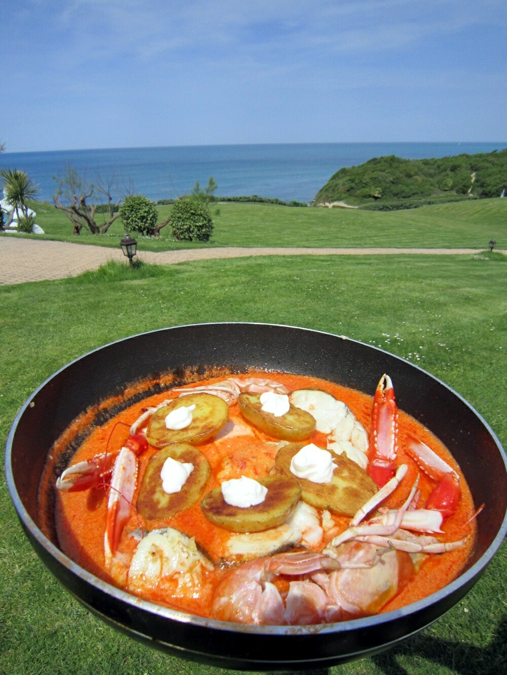 Sartenada con mar Cantábrico al fondo