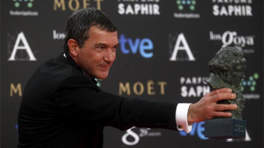 Image: Así agradeció el siempre niño Antonio Banderas su Goya de Honor