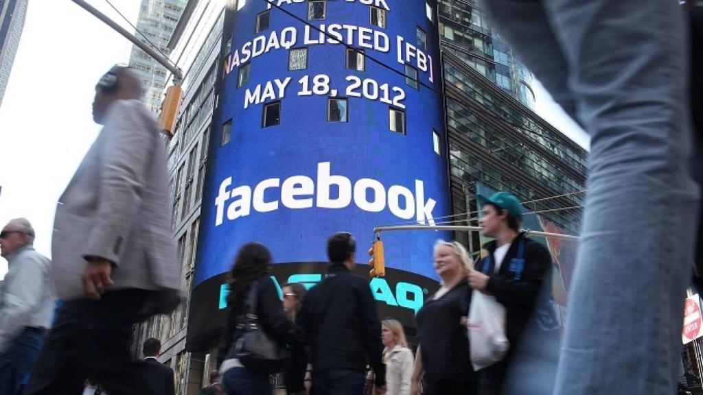 facebook-wall-street-02