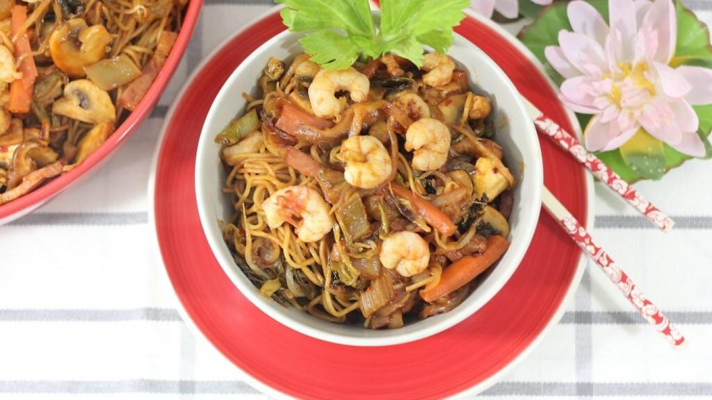Fideos fritos indonesios o Bami Goreng