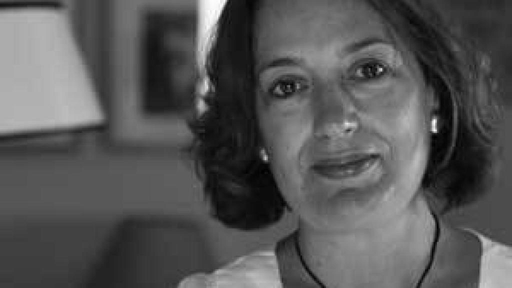 Image: Isabel Burdiel gana el Premio Nacional de Historia por su obra Isabel II. Una biografía