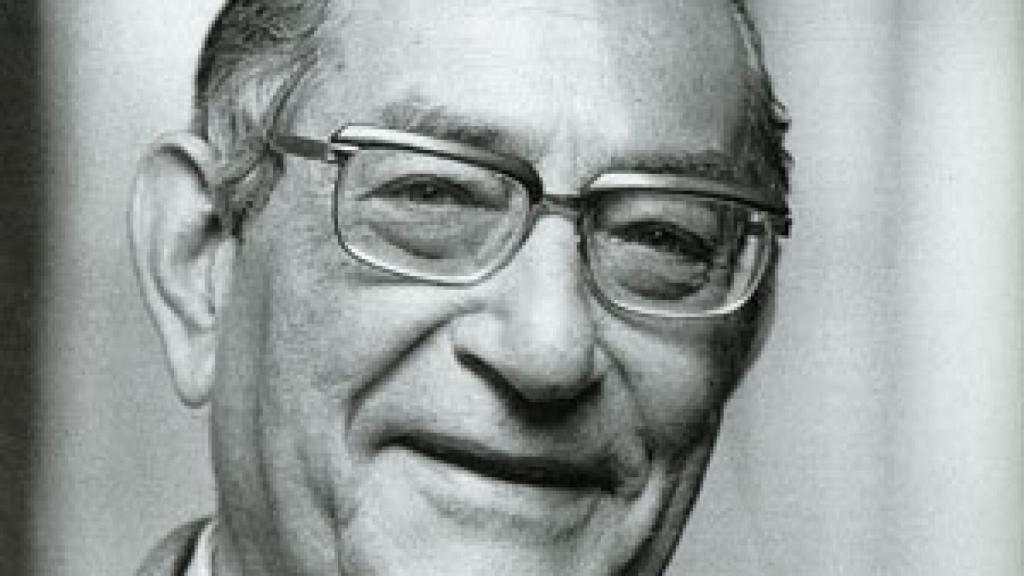 Image: Poeta y raíz