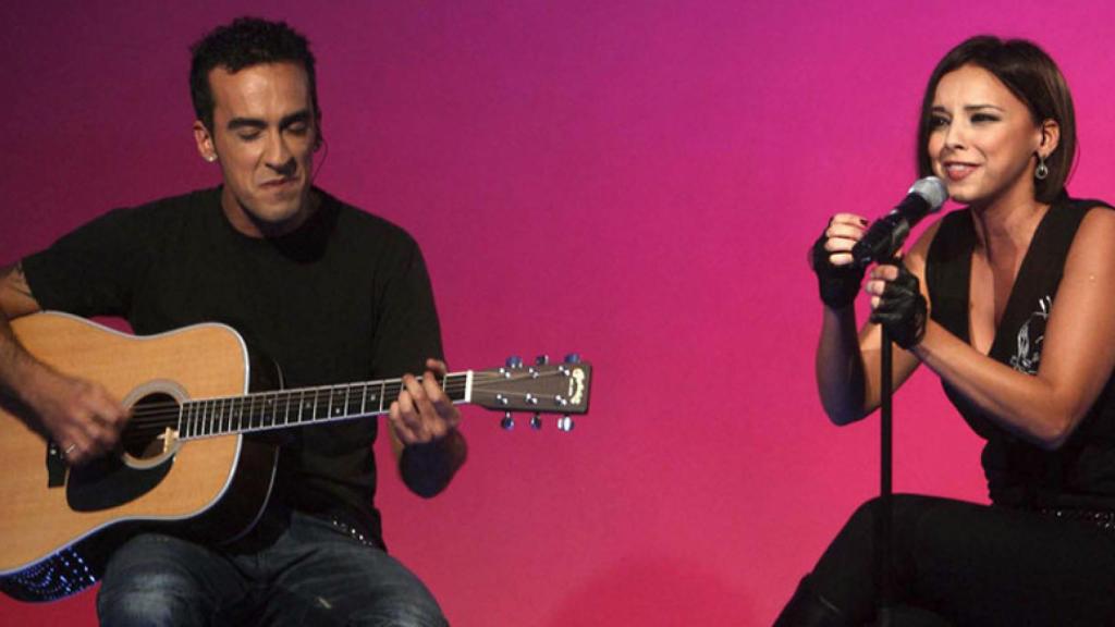 Chenoa entró en la casa de 'Gran Hermano 11' para cantar uno de sus temas