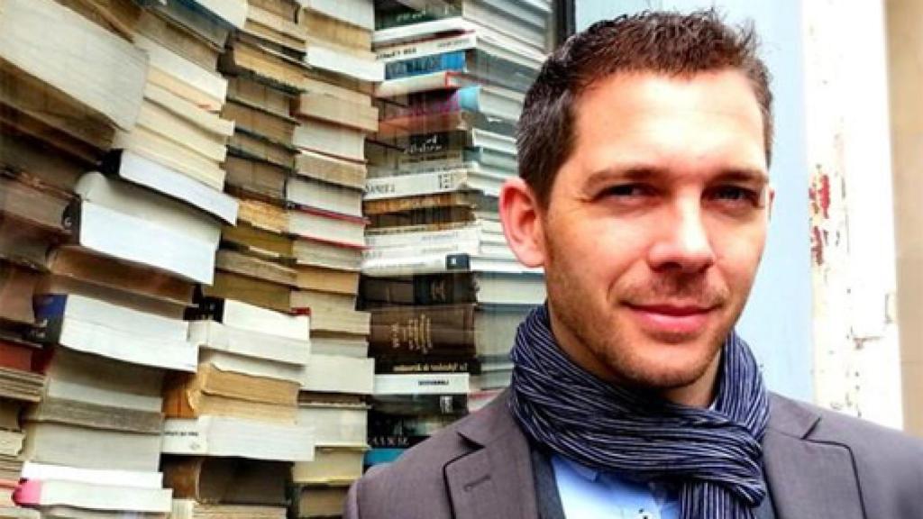 Image: Romain Puértolas: Escribí la novela en mi teléfono móvil, apretujado en el metro