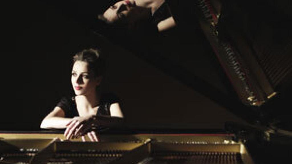 Image: Judith Jáuregui frente al espejo