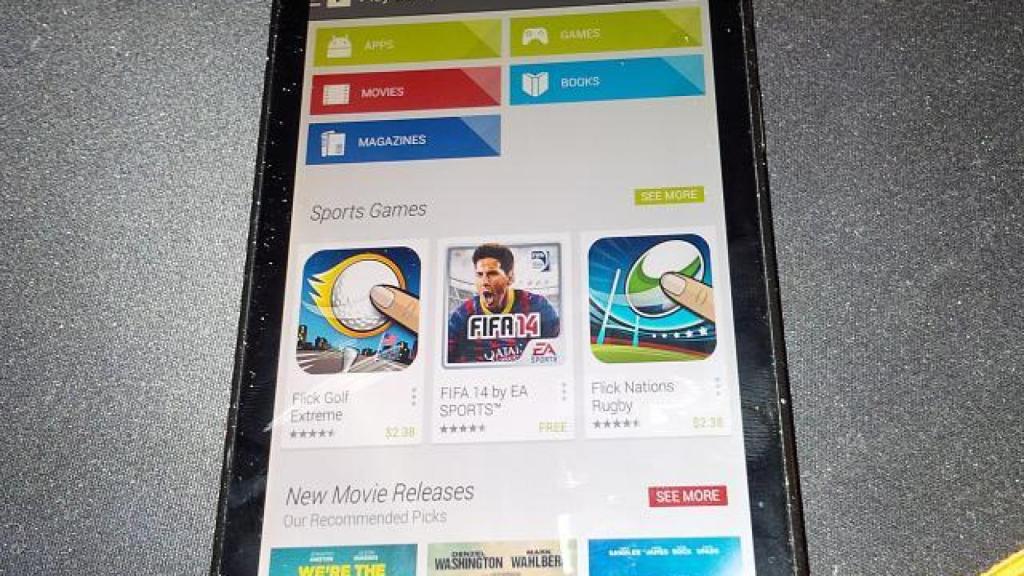 ¿Es este el Plan B de Blackberry? Aparecen fotos de una BlackBerry Z10 con acceso a Google Play