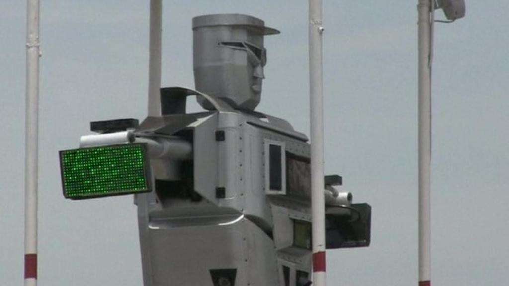 robot policia 2