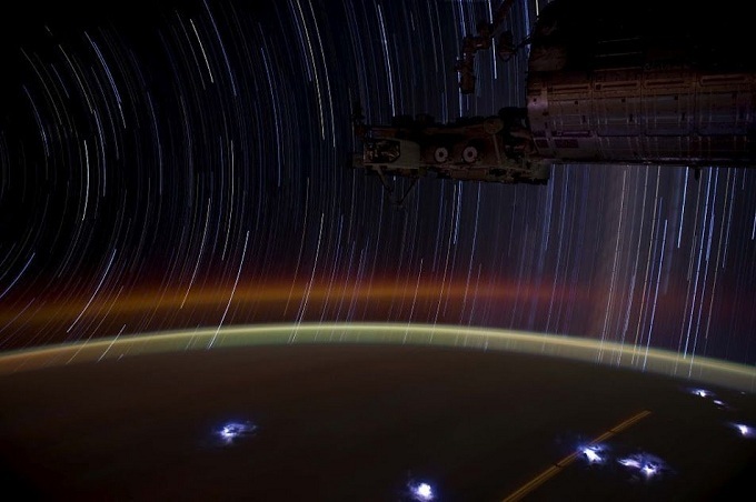 star-trails-iss-01