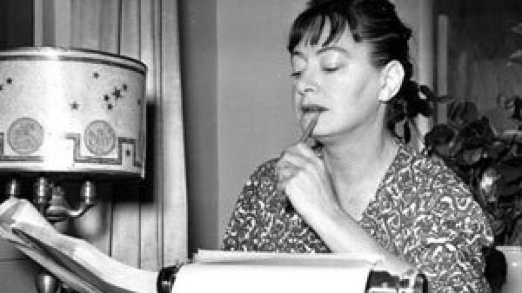 Image: Una rubia imponente