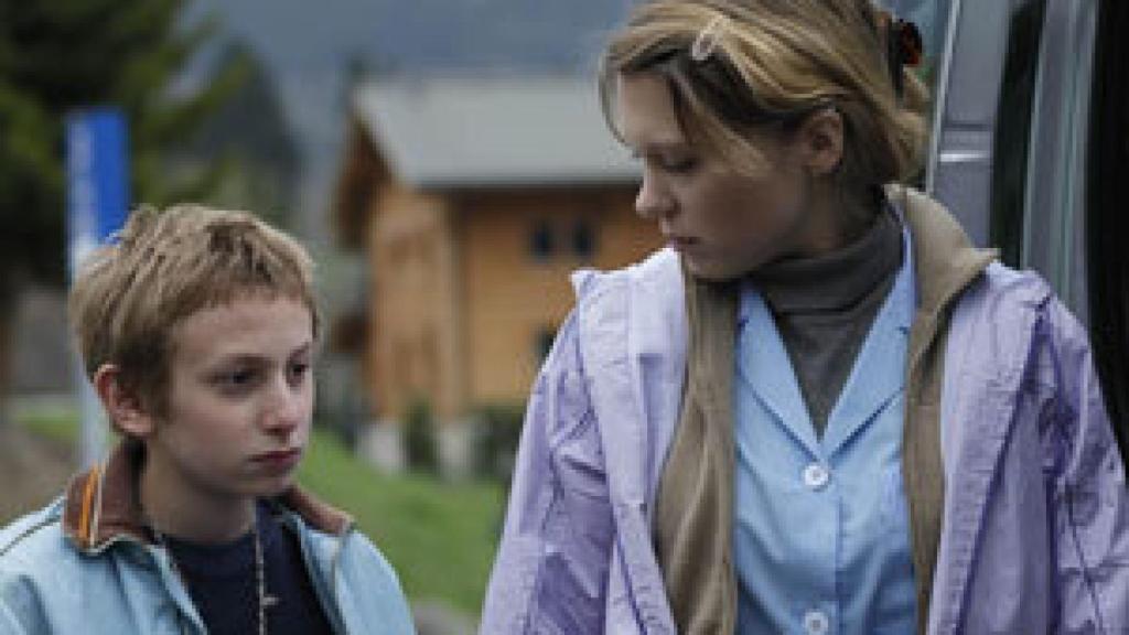 Image: Sister, las miserias de la orfandad