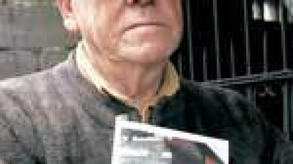 Image: Verdes valles, colinas rojas