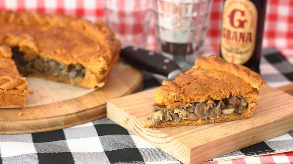 Empanada de pollo con setas y berenjena