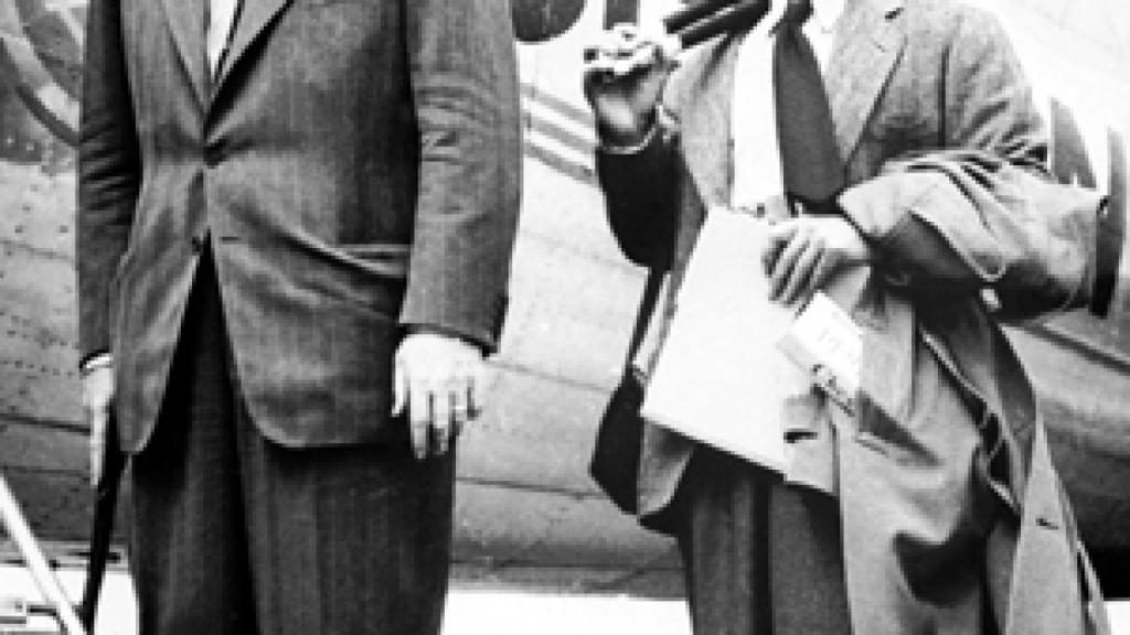 Image: John Steinbeck y Robert Capa, dos curiosos en la URSS