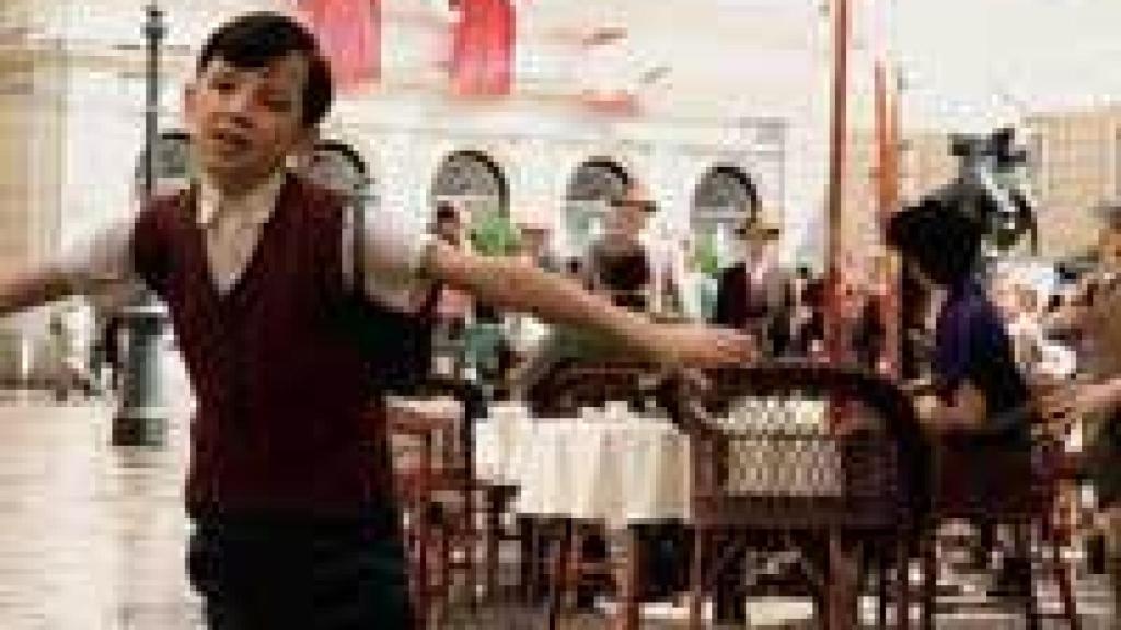 Image: El niño con el pijama de rayas