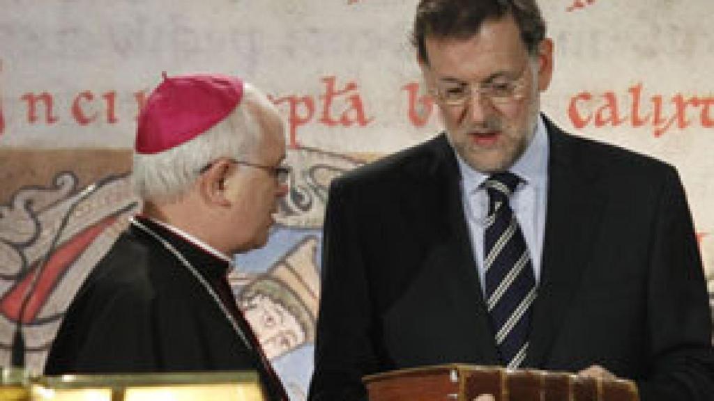 Image: Hallan un maletín con 600.000 euros robados en la catedral de Santiago