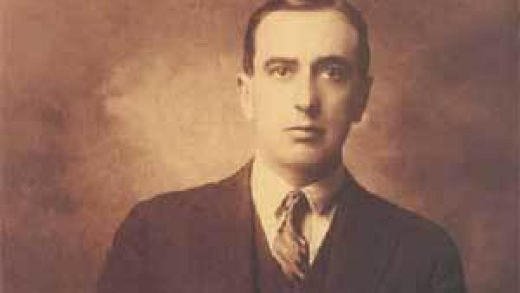 Image: Madrid recuerda a Vicente Huidobro con una placa en la Plaza de Oriente