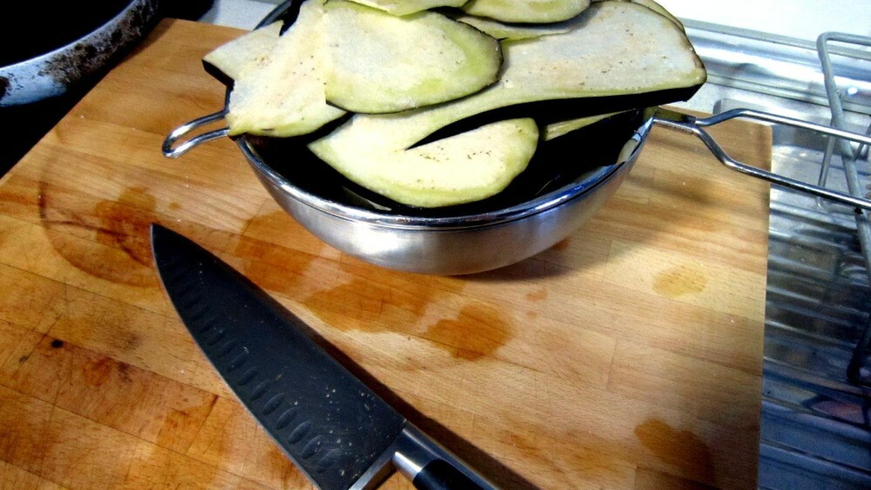 Moussaka - Preparando berenjenas