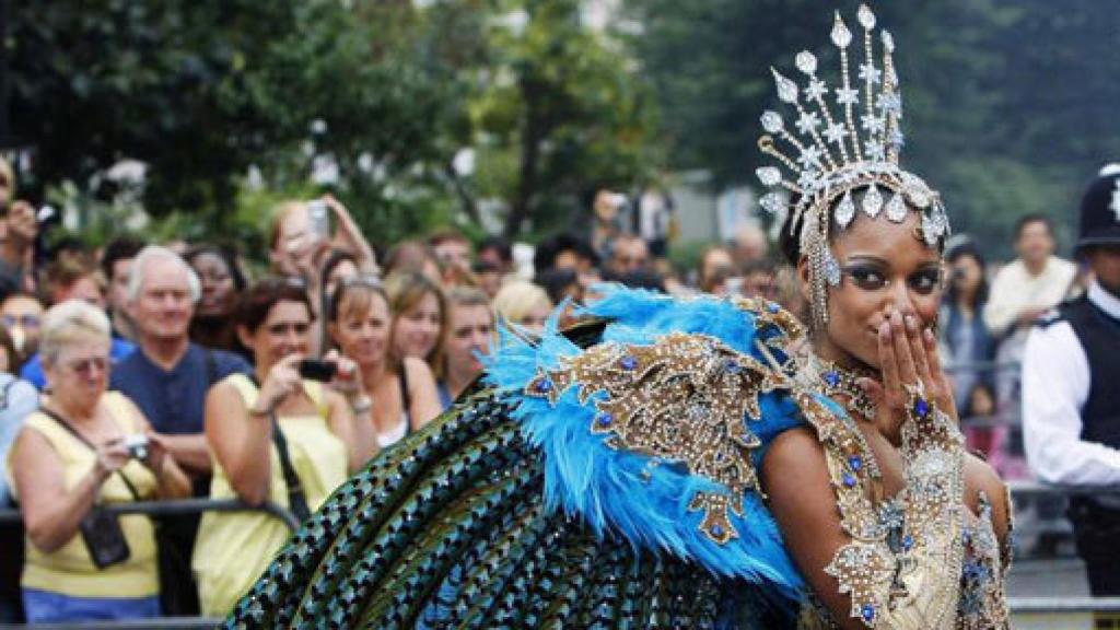 Image: Un carnaval de puertas adentro
