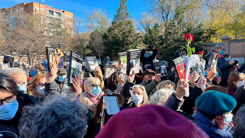 Imagen | El Gobierno concede a Almudena Grandes la Medalla de Oro al Mérito de las Bellas Artes